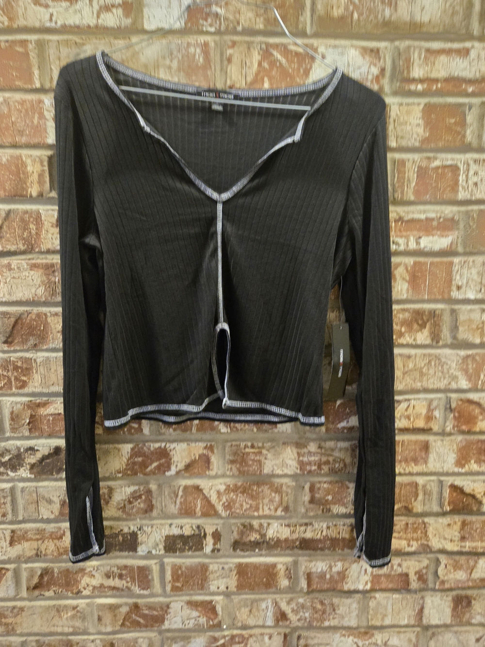 Moa Moa Women’s Large Black Ribbed Crop Top Long Sleeve Contrast Stitch NWT